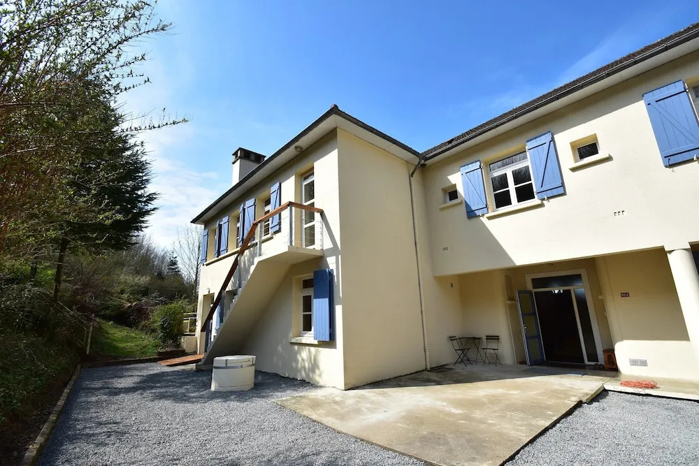 Mansion in Cuzy With Shared Pool