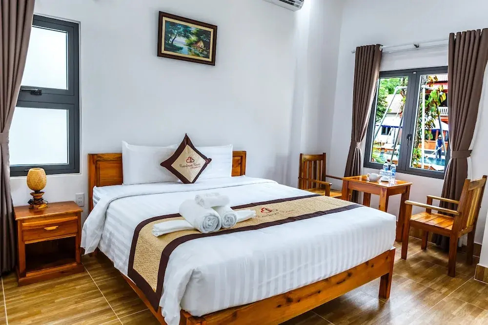 Deluxe Double room with pool view (full double bed)
