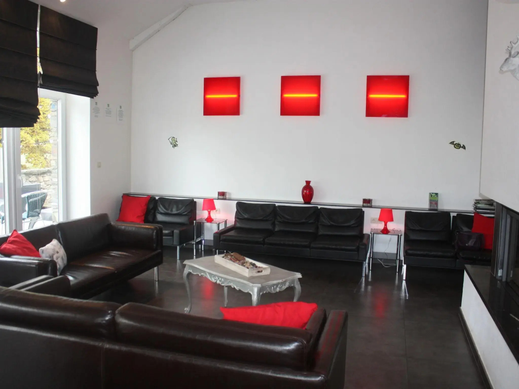 Large Cozy Cottage With Home Cinema - фото 2
