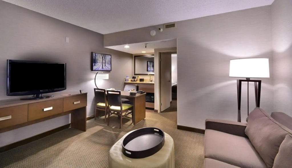 Embassy Suites by Hilton Denver Central Park - Chambres