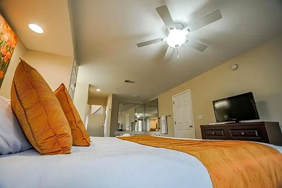 Surreys Grand Crowne Resort - Chambres