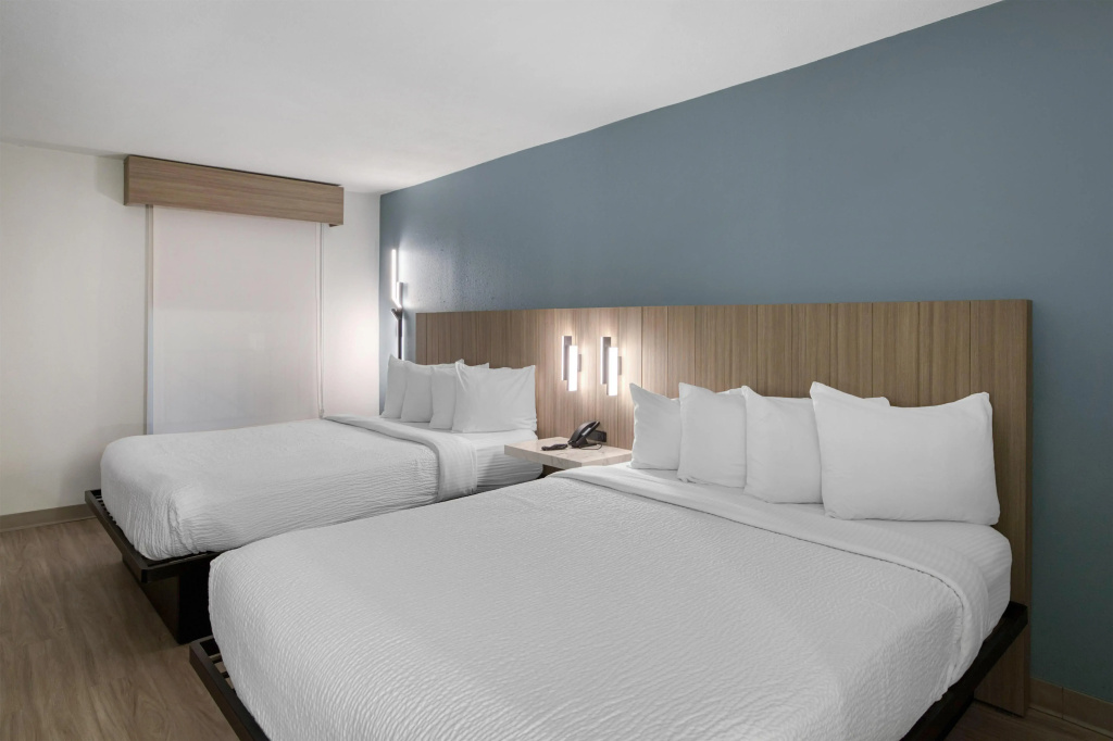 Quadruple Suite