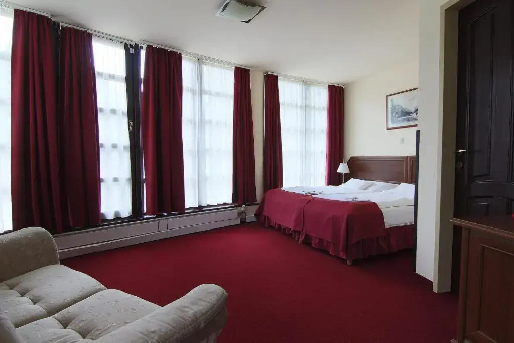 Standard Double room (full double bed)