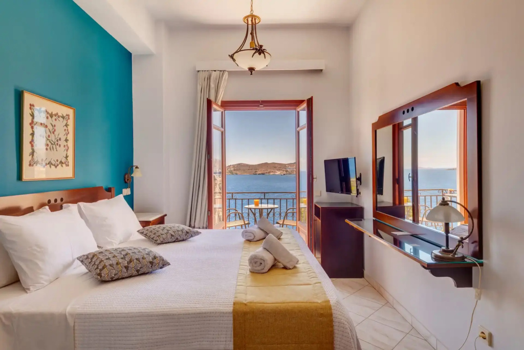 Standard Double room with balcony and with sea view (full double bed)