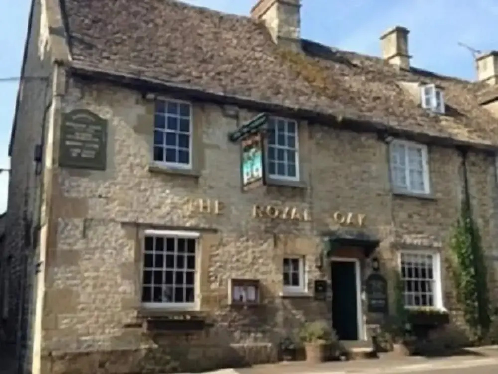 The Royal Oak - Photo 1