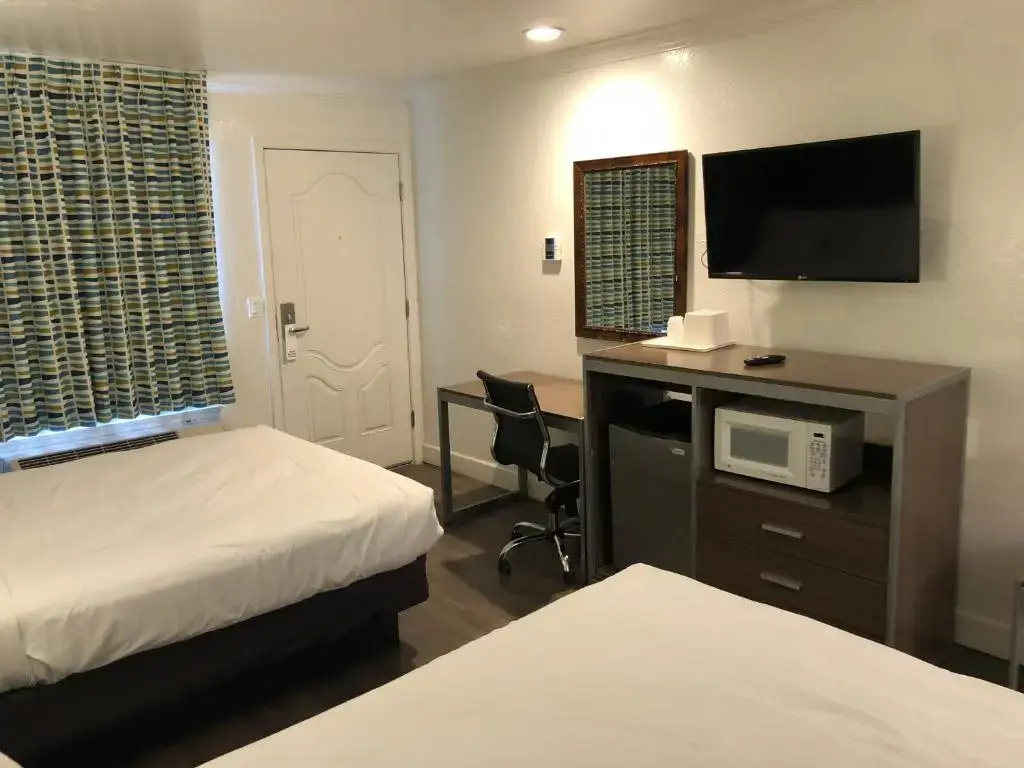 Deluxe Quadruple room