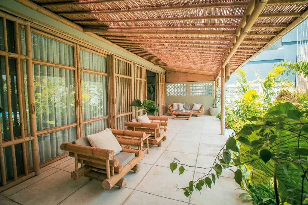 Suite with pool view