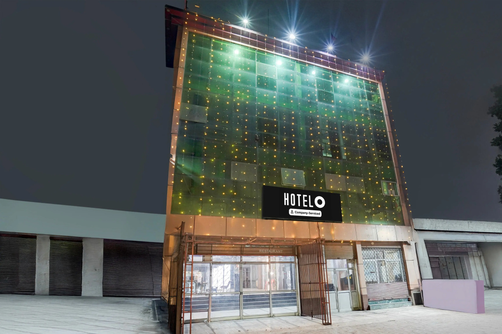 Fabhotel Maharoopa