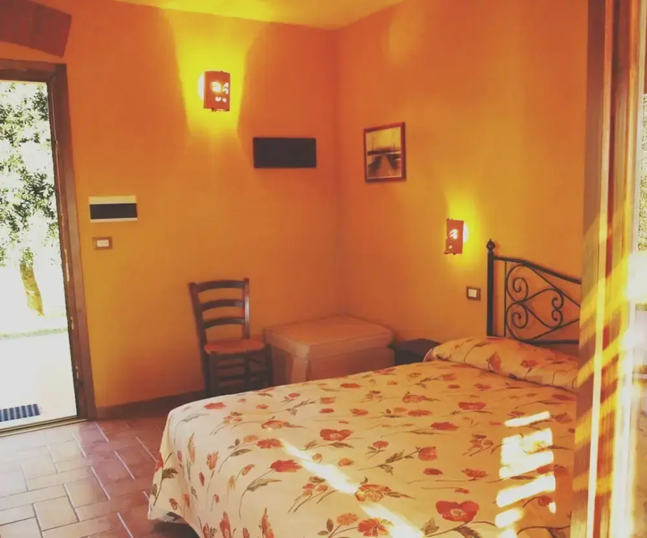 Classic Double room (full double bed)