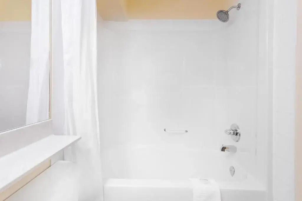 Ramada by Wyndham Hinton - Chambres
