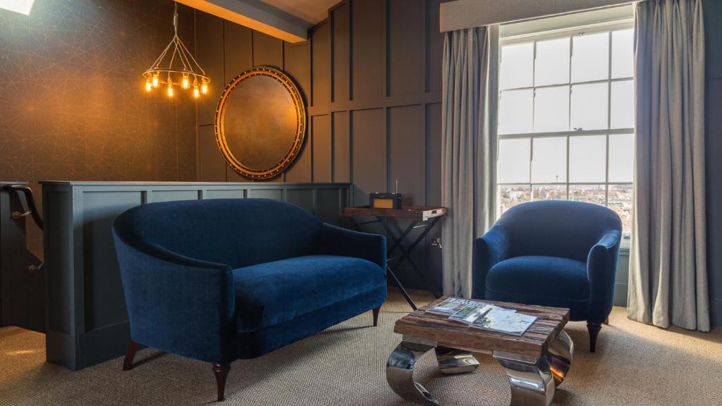 Number 38 Clifton by null