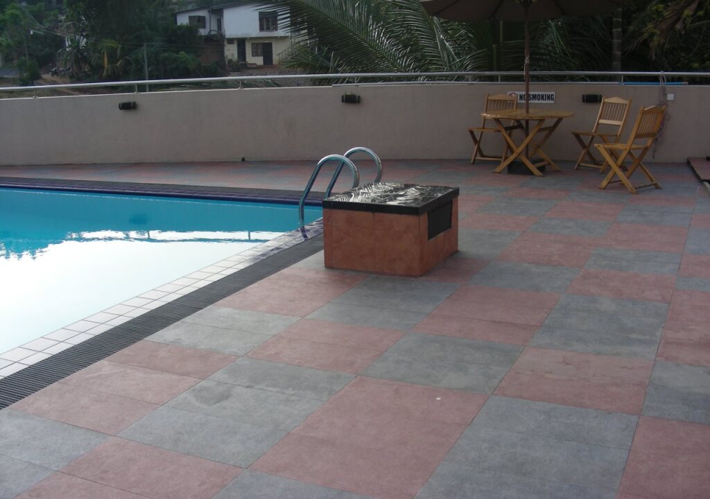Devon Hotel