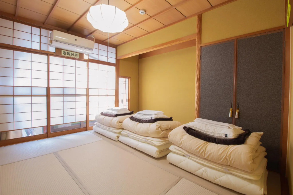 Standard Triple room