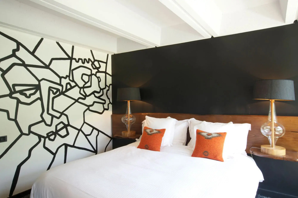 Totem, Friendly Hotel - Général