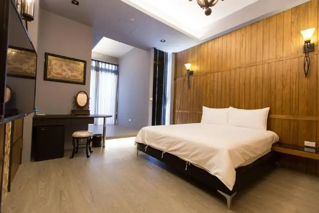 Standard Double room (full double bed)