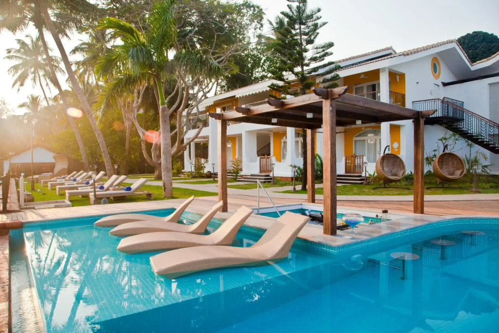 Acron Waterfront Resort - фото 16
