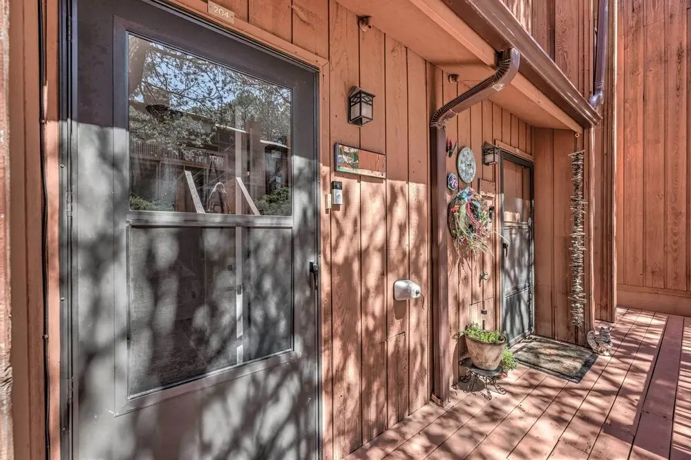 Updated Ruidoso Mountain Escape w/ Deck & Balcony!