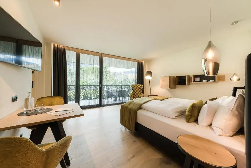 Suite with mountain view