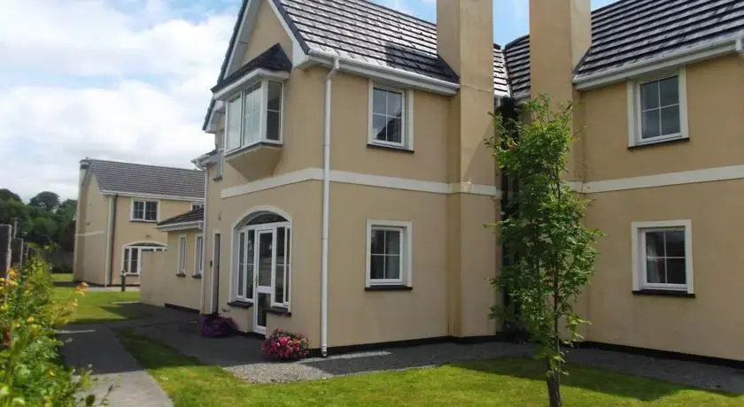 No 1 Killarney Holiday Village Vacation Home