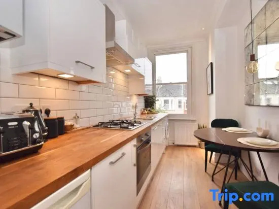 Studio flat in heart of Balham