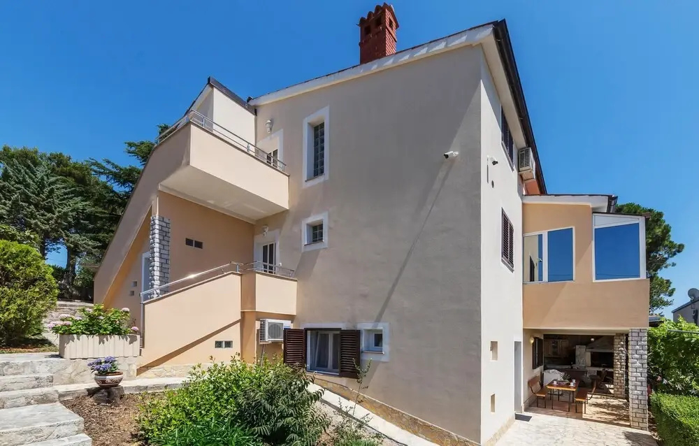 Nice Home in Pula With Wifi and 2 Bedrooms