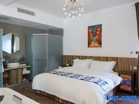 Standard room with courtyard view