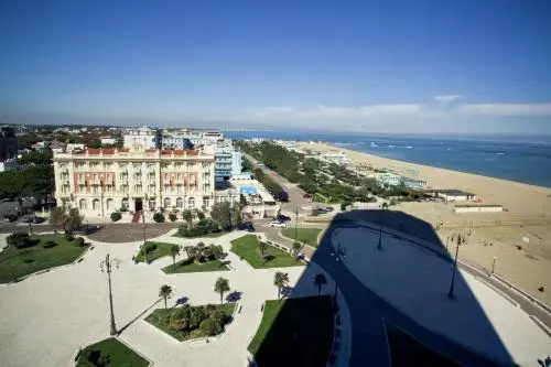 Beach & Waterfront