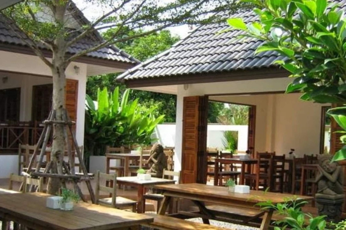 Food & Beverage