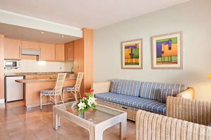LIVVO Lago Taurito Hotel & Aquapark All Inclusive - Chambres