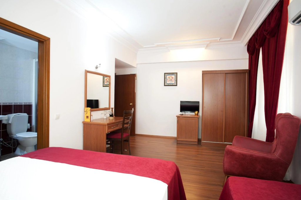 Triana Hotel — 5