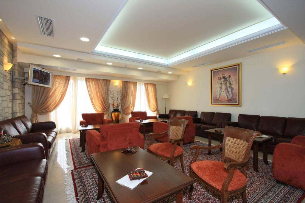 Apollonia 4 *
