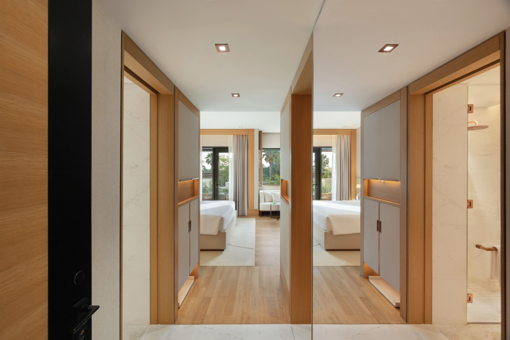 Rising Light Double Guestroom (full double bed)