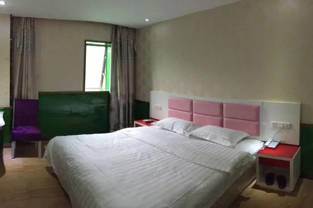 Aiyi Business Hotel