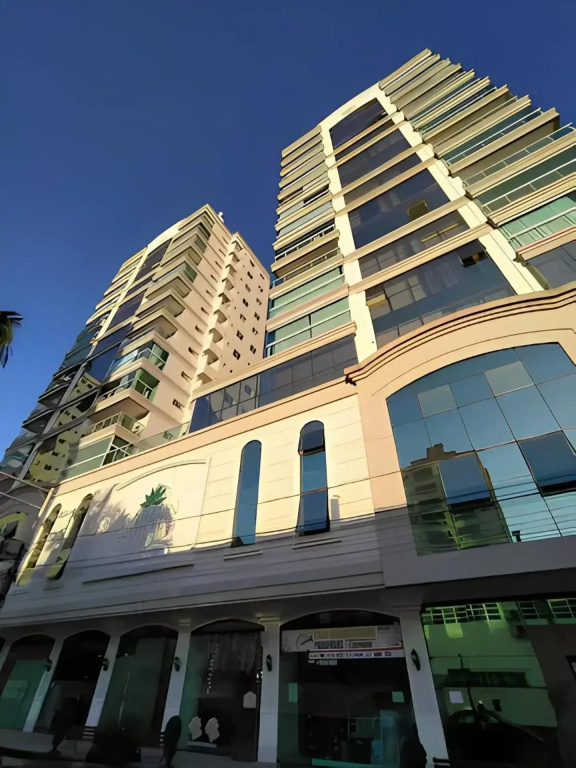 Apartamento fino acabamento 3 suítes e 2 garagens