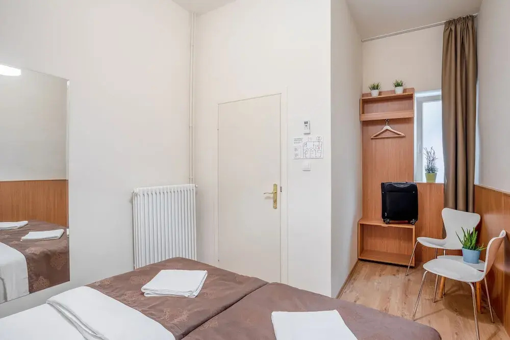 Economy room