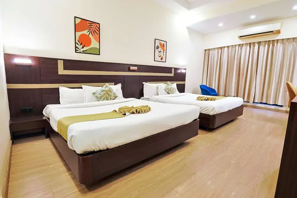 Deluxe Double room with balcony (full double bed)