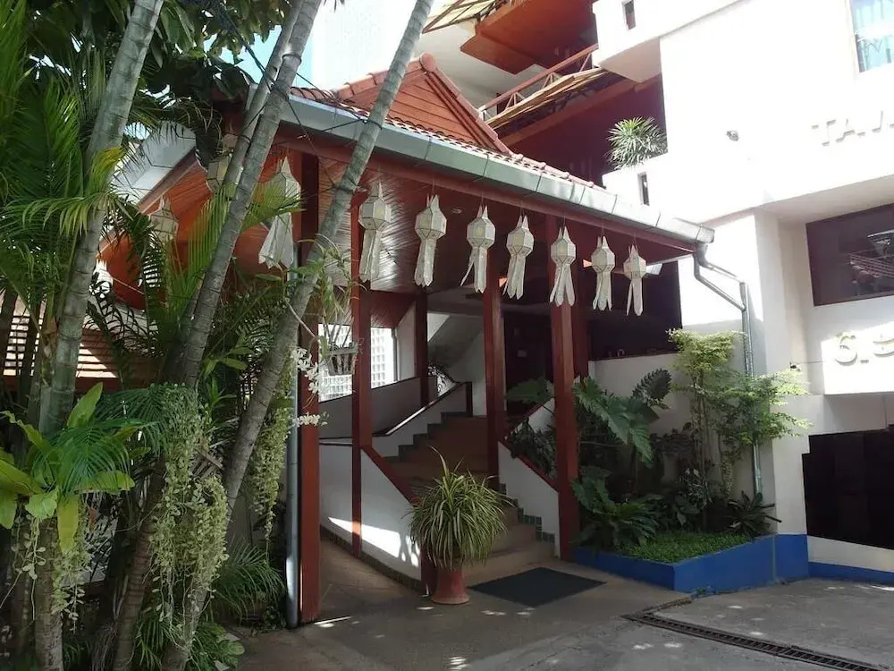 Tawan Court