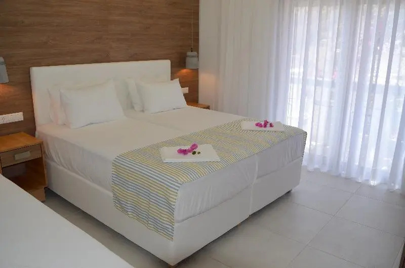 Superior Double room with balcony and with garden view (full double bed)