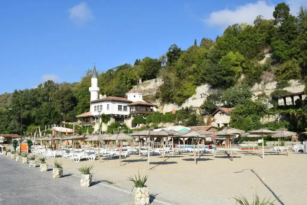 Beach & Waterfront