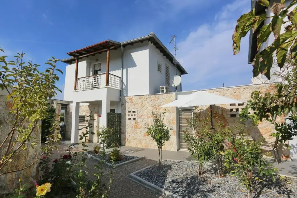 Lapis Luxury Villa