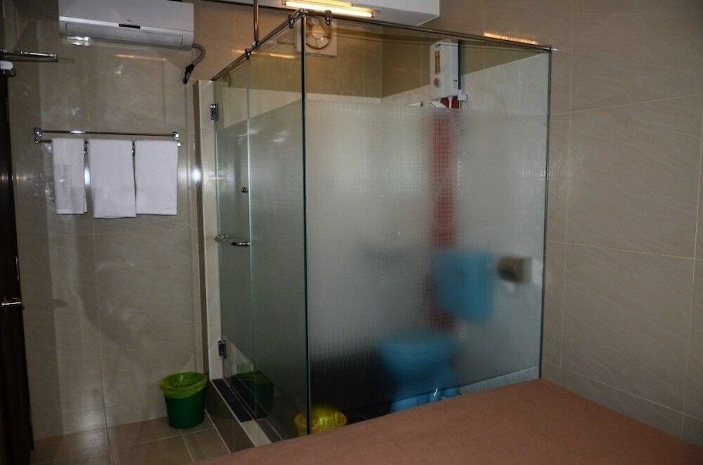 Aura Hotel