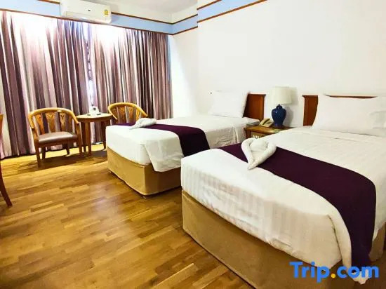 Двухместный номер Deluxe 2 отдельные кровати в Diamond Plaza Hotel Suratthani