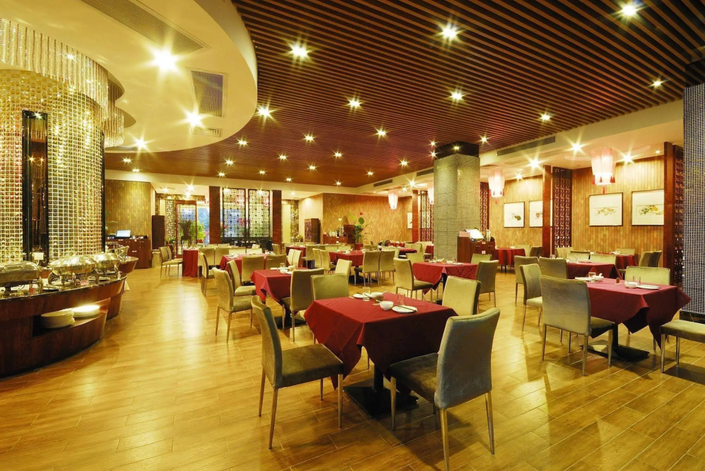 Food & Beverage