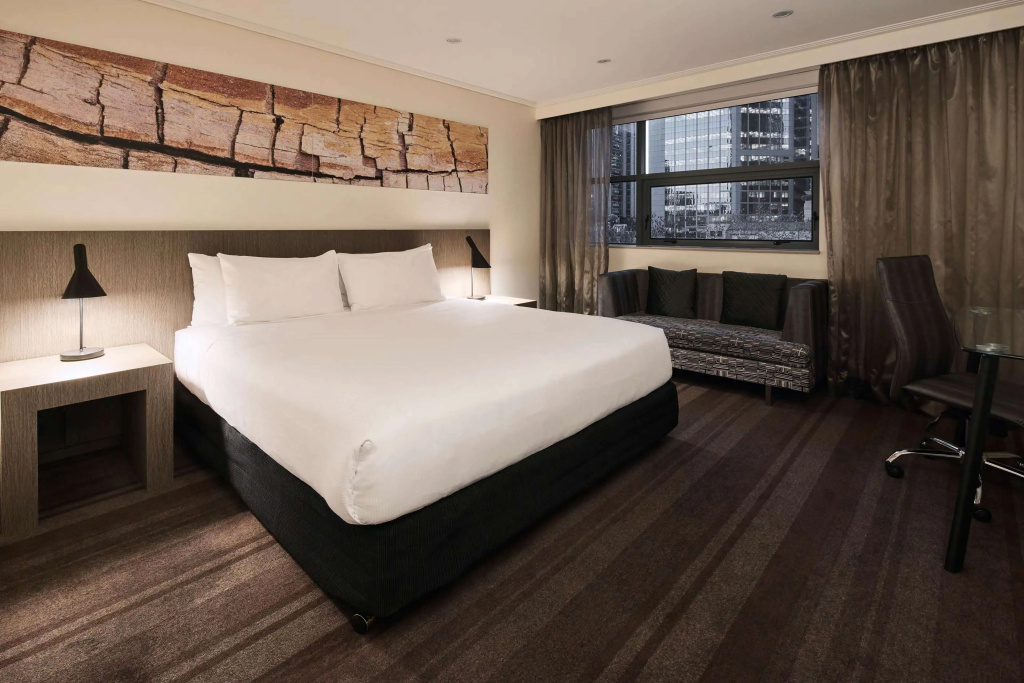 Executive room with city view