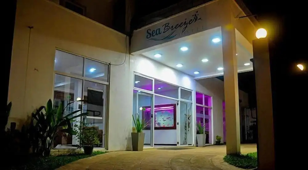 Sea Breeze Hotel — фото 1