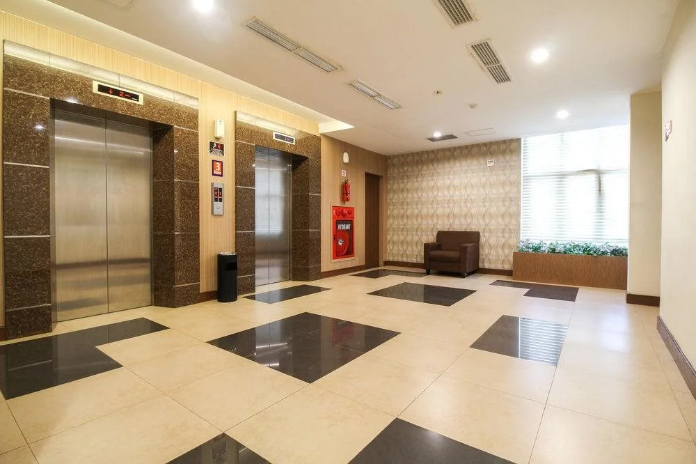 Lobby & Reception