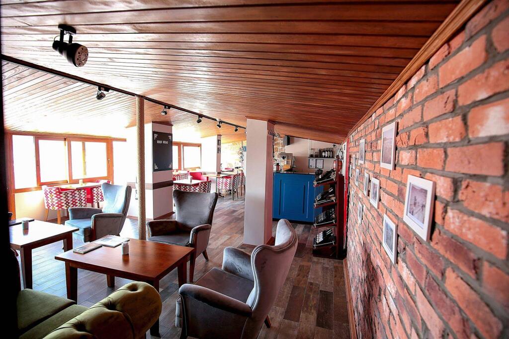 Menendi Otel by null