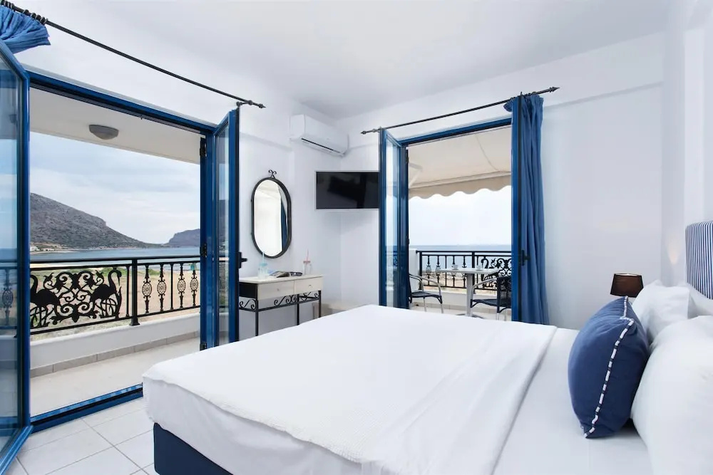 Standard Double room with balcony and with sea view (full double bed)