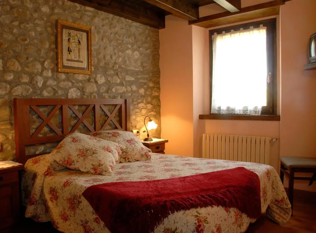 4 Bedrooms Apartment