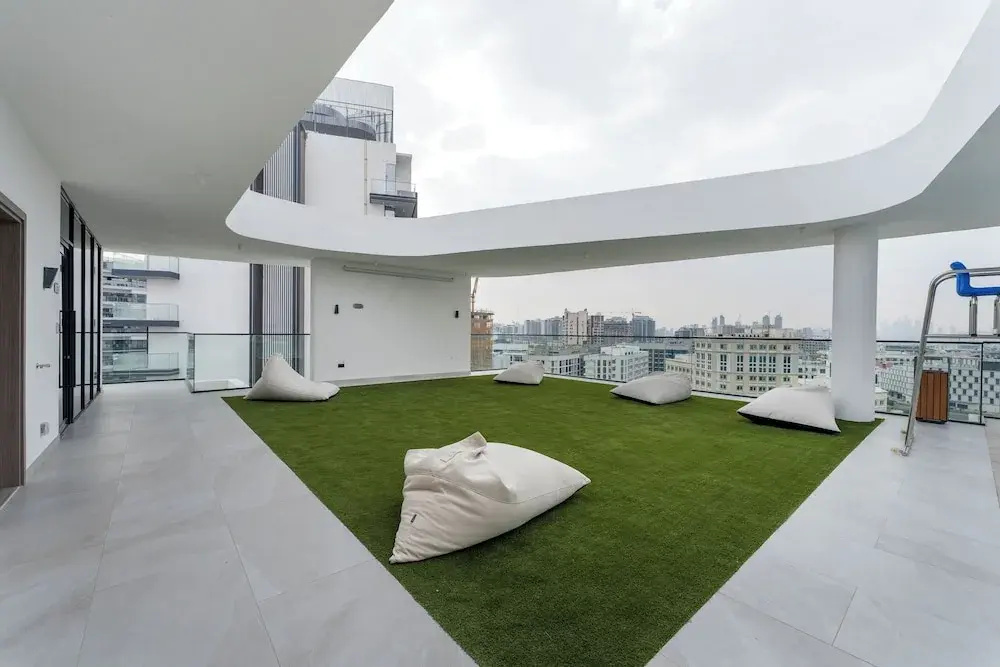 Chic Studio Cinema & Game Room in Arjan